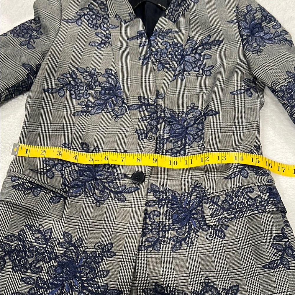 Zara Basic Collection Plaid Floral Embroidered Blazer/Jacket, Small - Picture 4 of 11